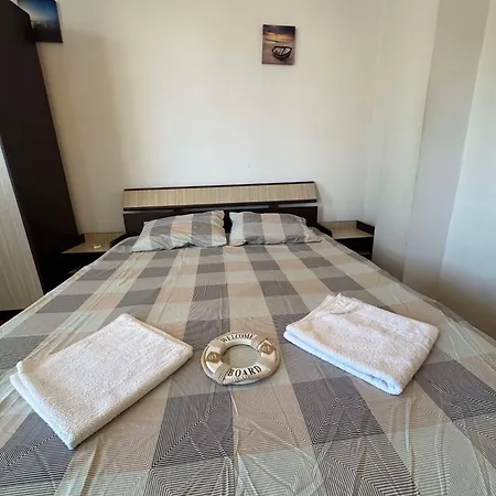 And Waves House Aparthotel 3*