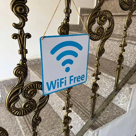 And Waves House קונסטנצה