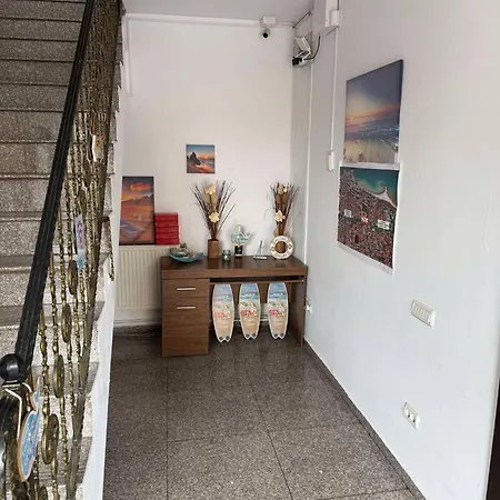 Aparthotel And Waves House