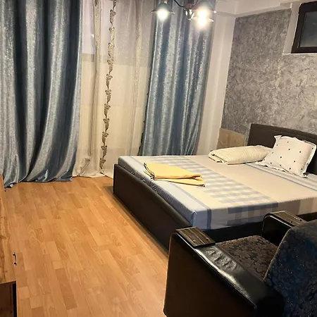 מלון דירות And Waves House