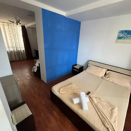 Aparthotel And Waves House 3*